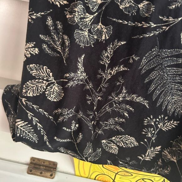 2 Dye 4 Chic Long Sleeve Black and Gold Floral Dress - Picture 8 of 16